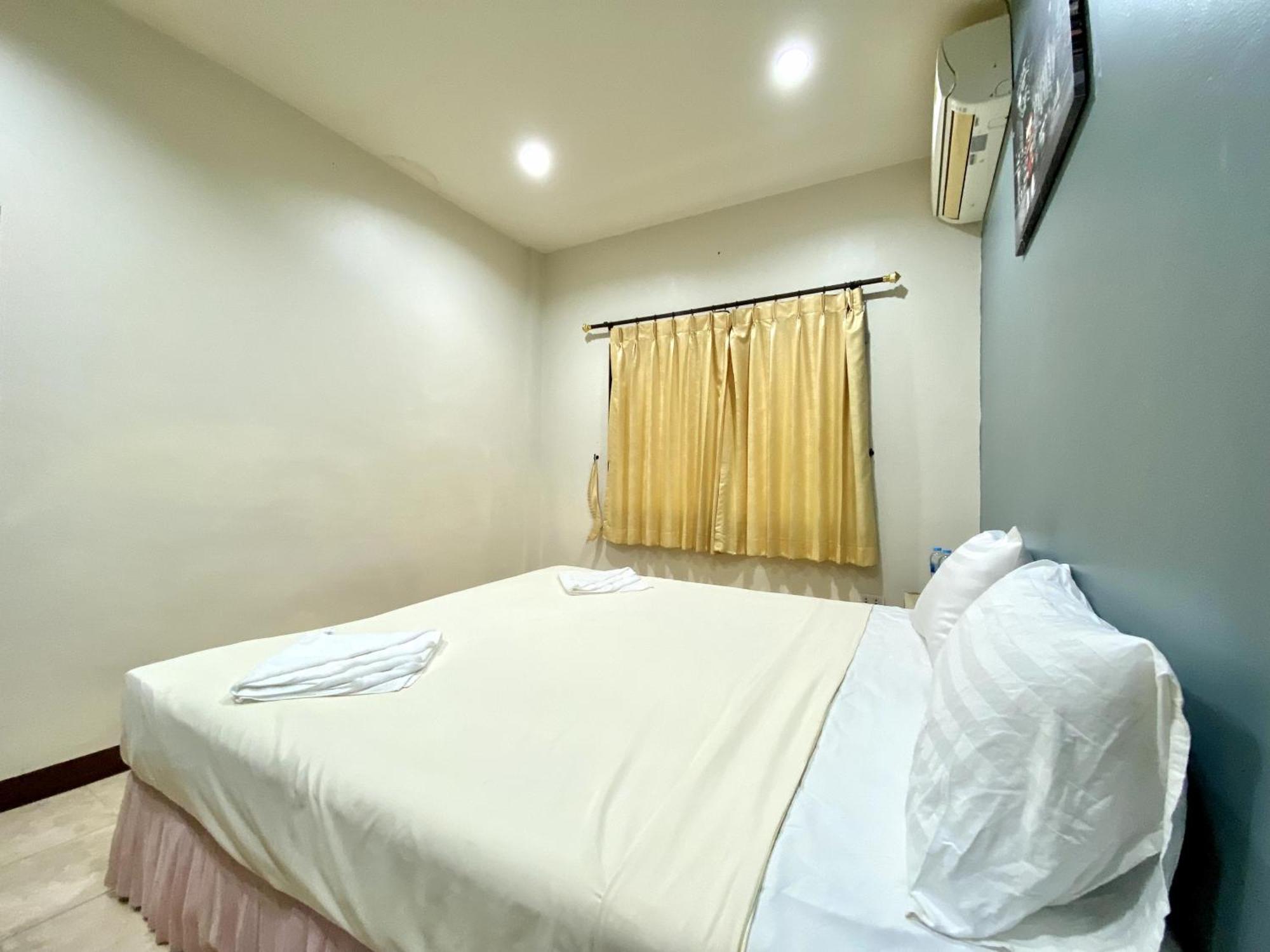 Patong Adventure Hostel Exterior photo